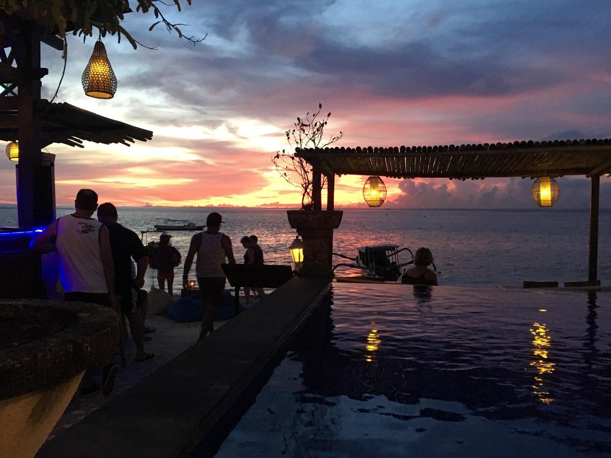 Linda Beach Hotel Lembongan Extérieur photo