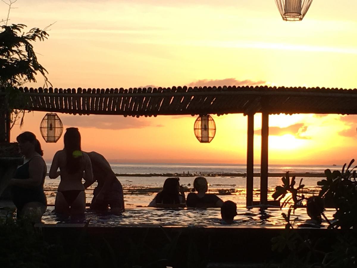 Linda Beach Hotel Lembongan Extérieur photo